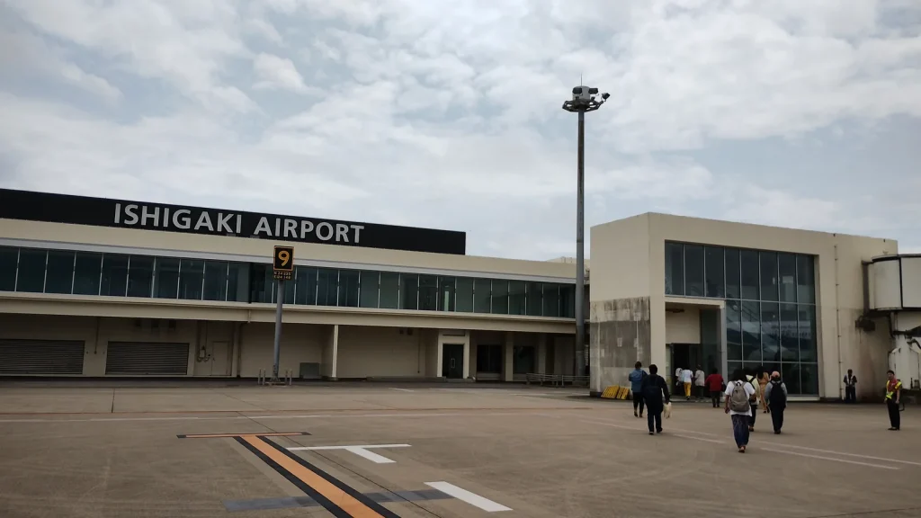 石垣空港の到着ロビー
