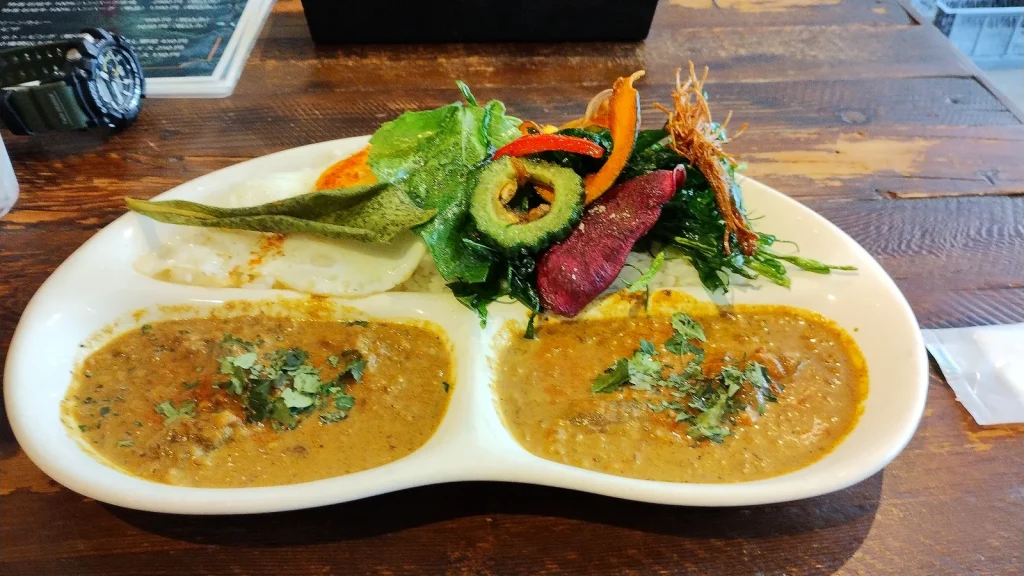 あむりたの庭、そして音楽で食べた野菜が盛られたカレー