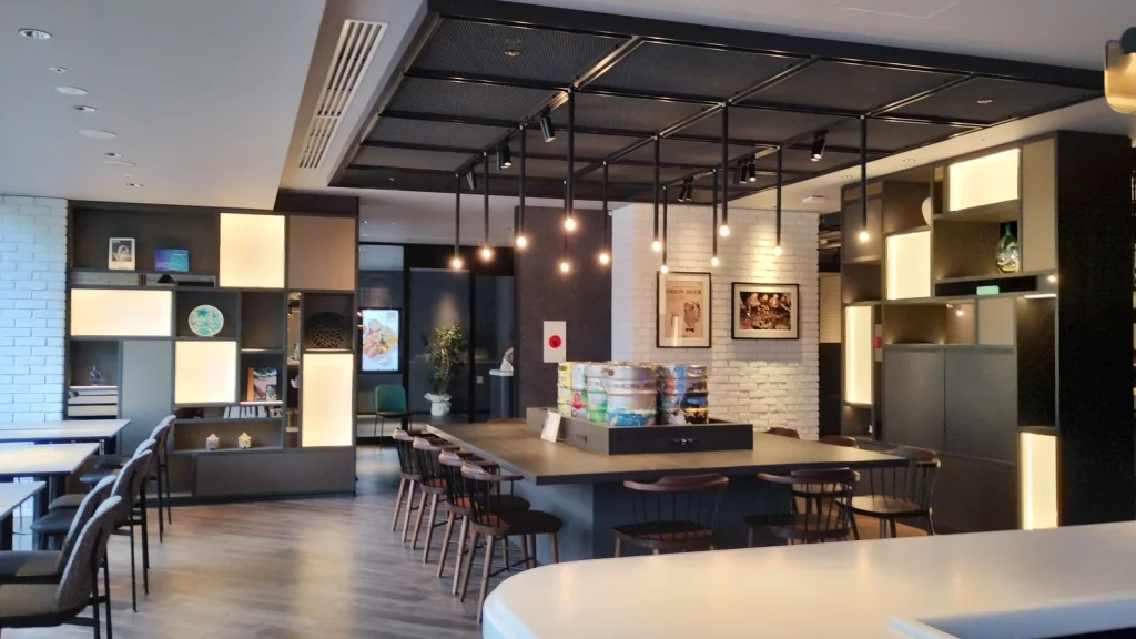 オリオンホテル内のTHE ORION BEER DININGの店内